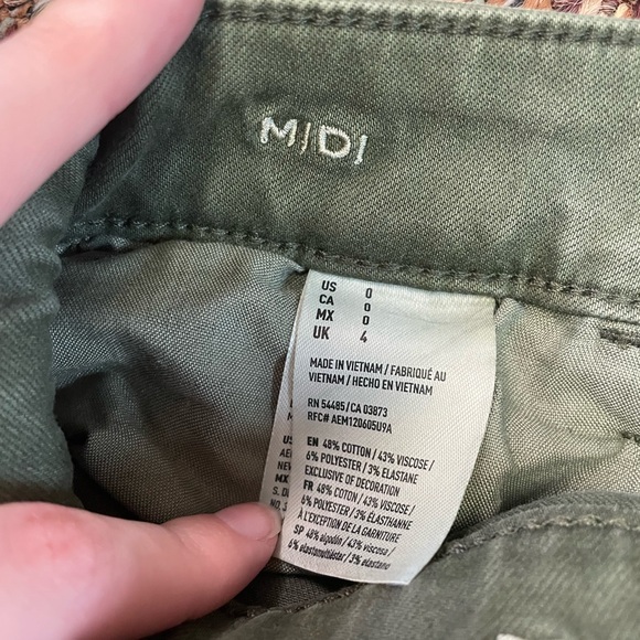 American Eagle Olive Green Midi Tweed Shorts, Size 0 - Picture 4 of 5